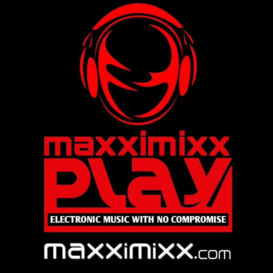 Maxximixx Play Live